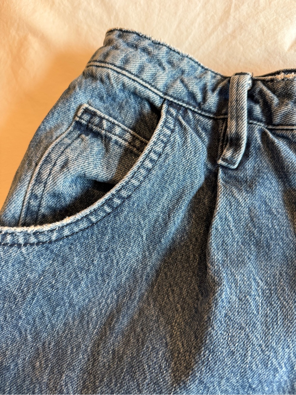 FRAME Pleated Barrel Leg Jeans in Campus , Size 30 - Picture 3 of 13